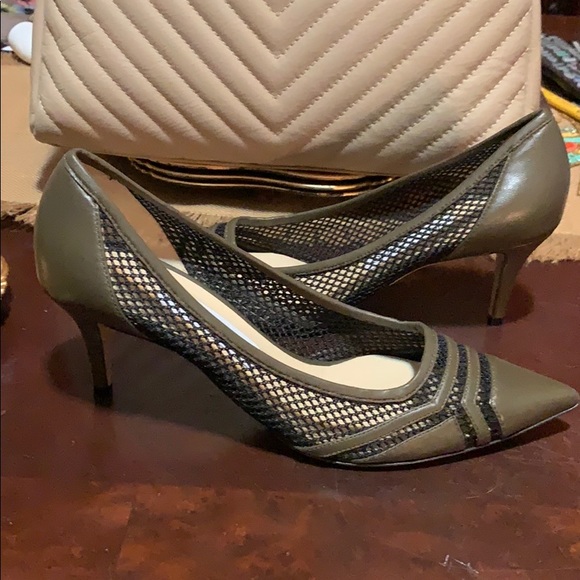 Shoes - Picture 3 of 4